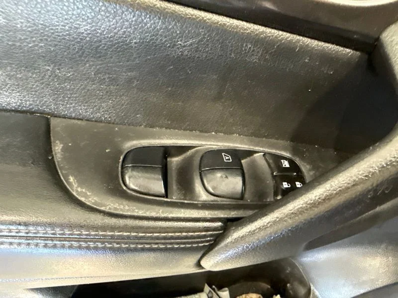 Used 2019 Blue Nissan S image 19
