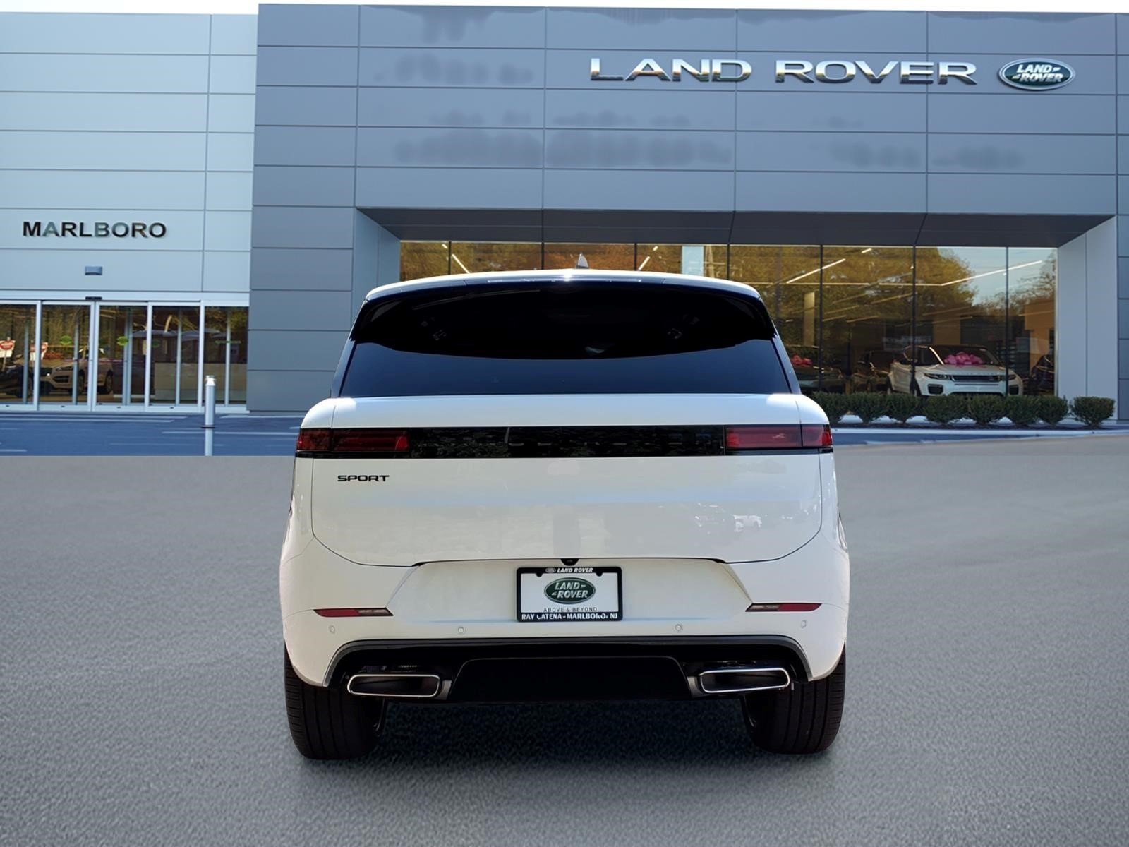 New 2026 Fuji White LAND ROVER Dynamic SE image 7
