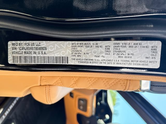 New 2026 Diamond Black Crystal Pearl-Coat Exterior Paint Jeep Summit image 17