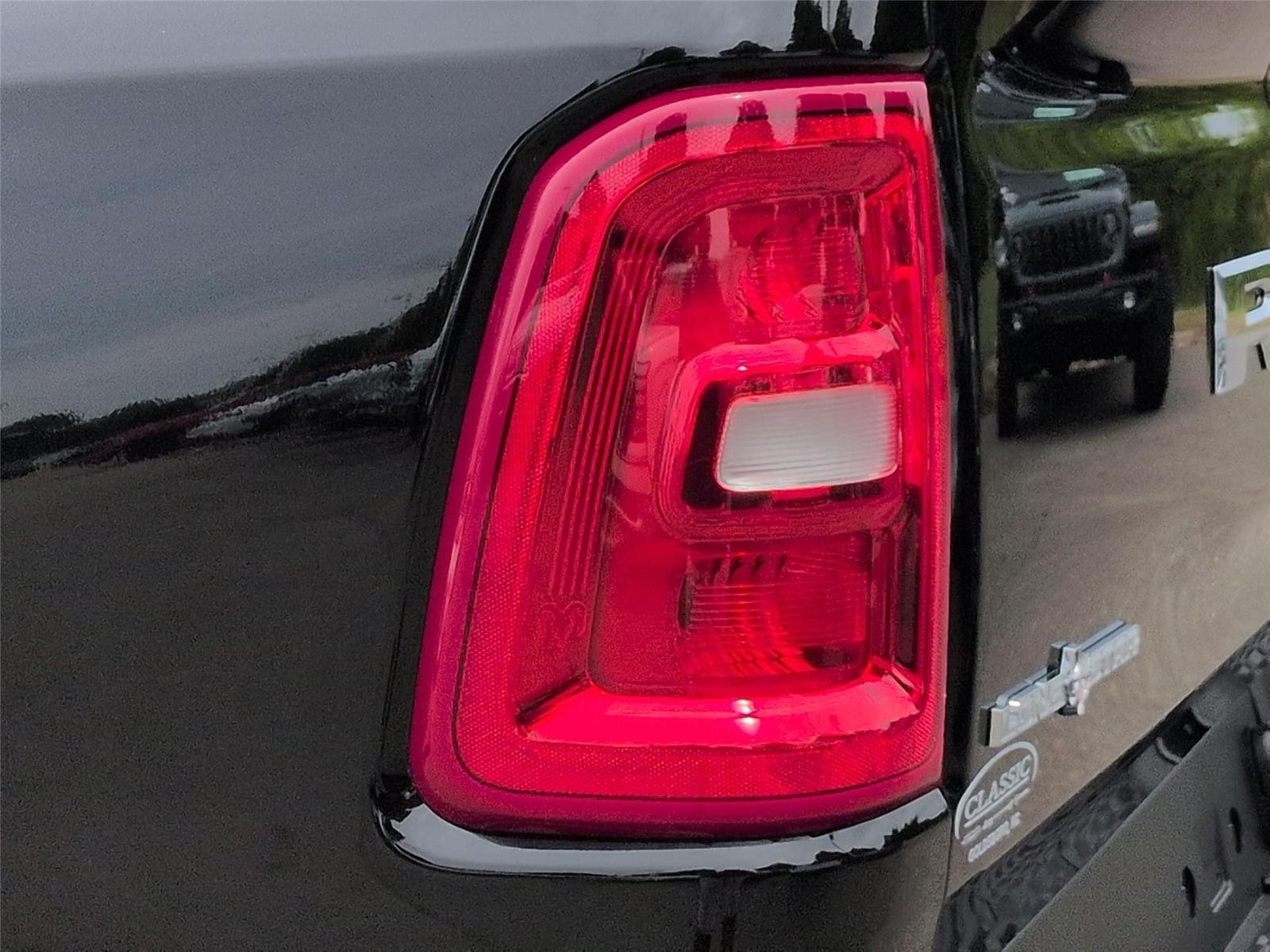 New 2026 Diamond Black Crystal Pearl-Coat Exterior Paint RAM Lone Star image 12
