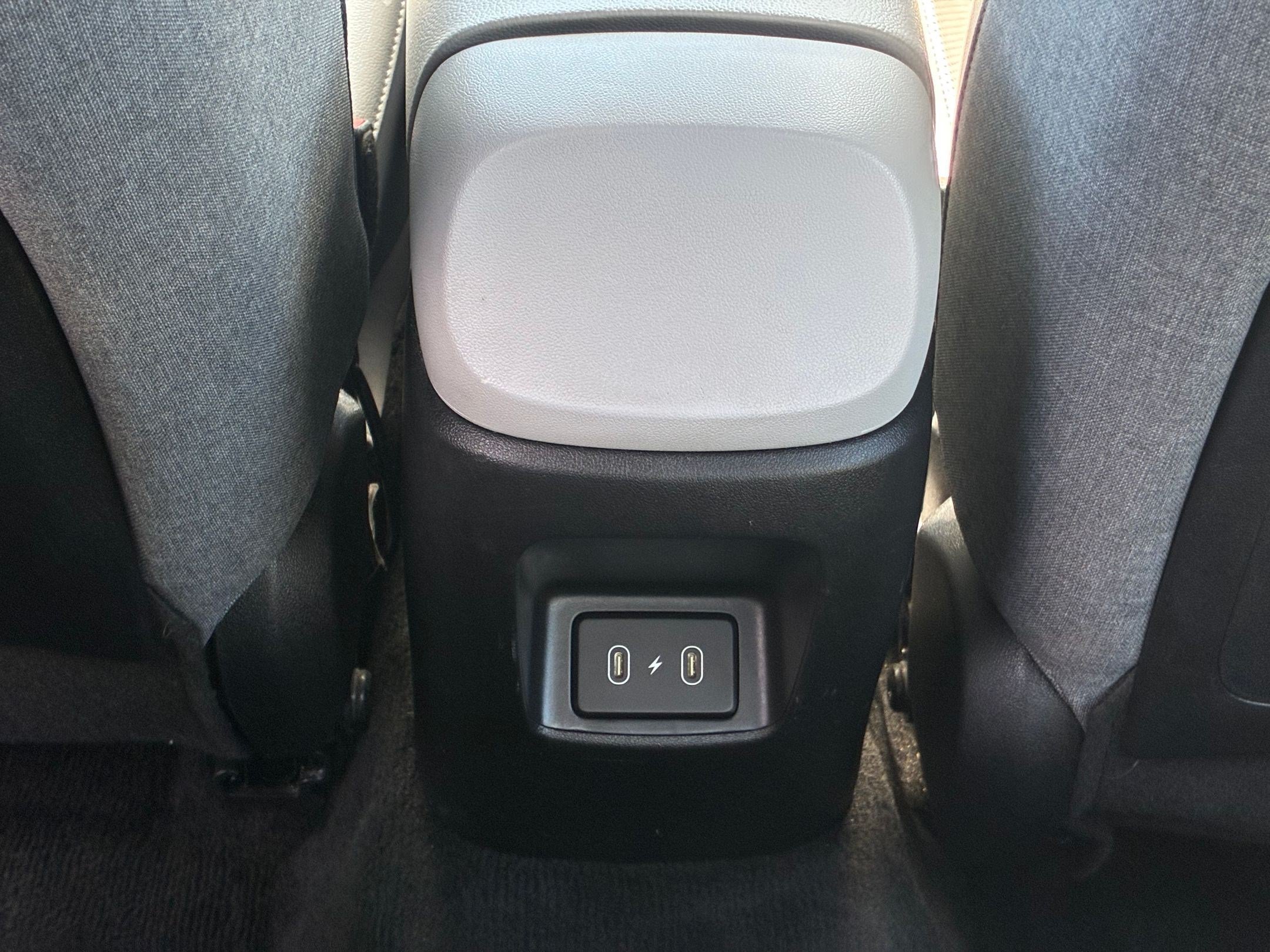 2024 Hyundai Elantra Limited - Photo 25