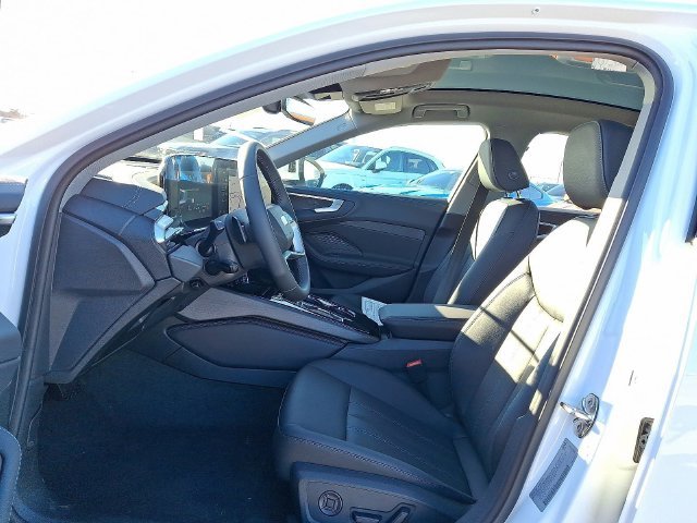 Used 2025 White Audi 2.0T Premium image 9