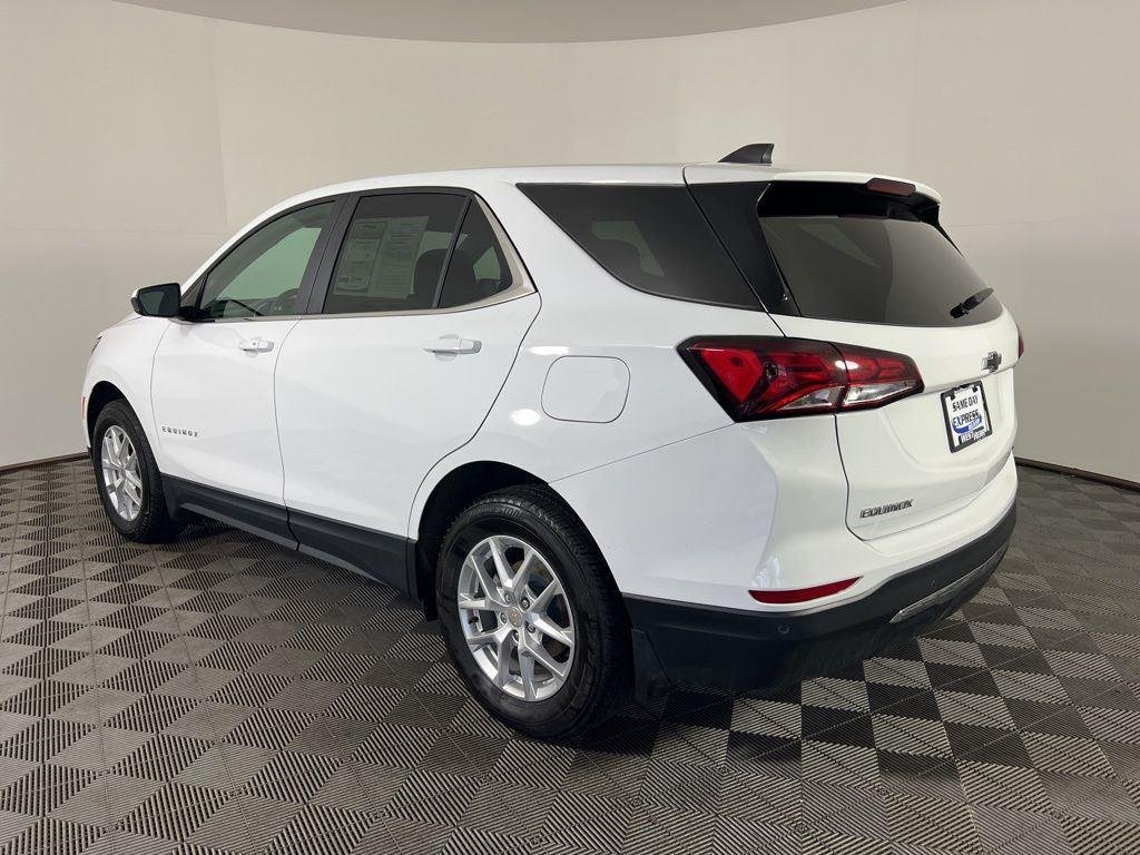 Used 2024 Summit White Chevrolet LT image 7