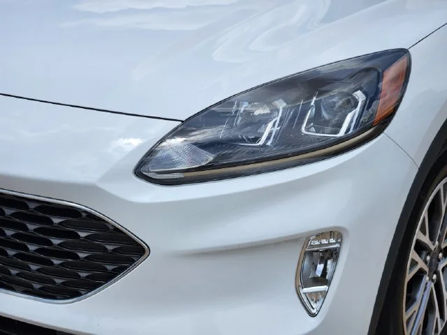 Used 2022 Oxford White Ford SEL image 7