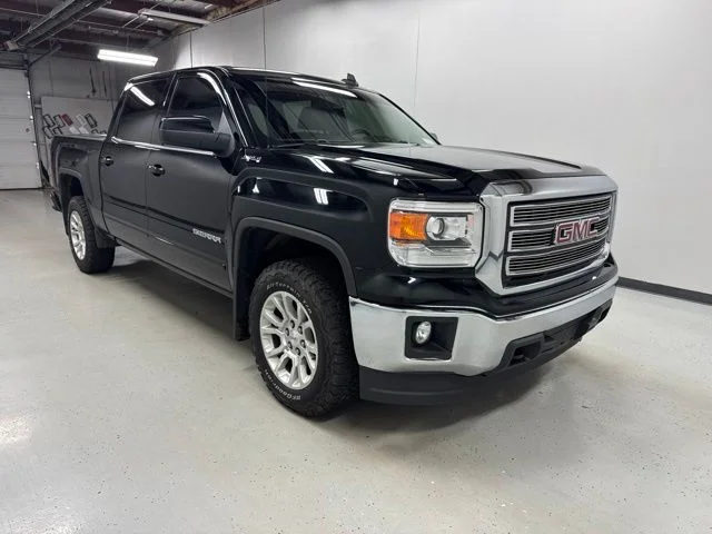 Used 2015 Black GMC SLE image 3