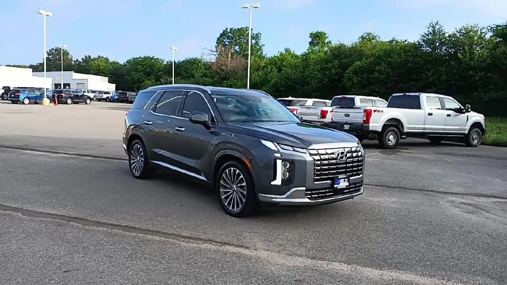 Used 2025 Gray Hyundai Calligraphy image 2
