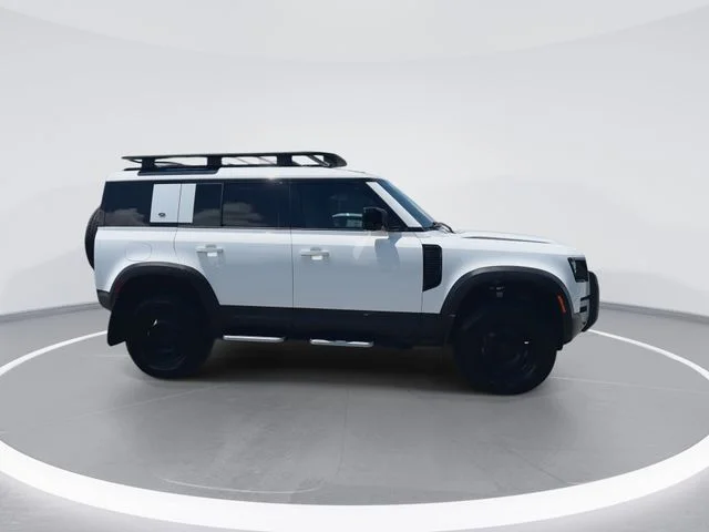 2023 Land Rover Defender S - Photo 9