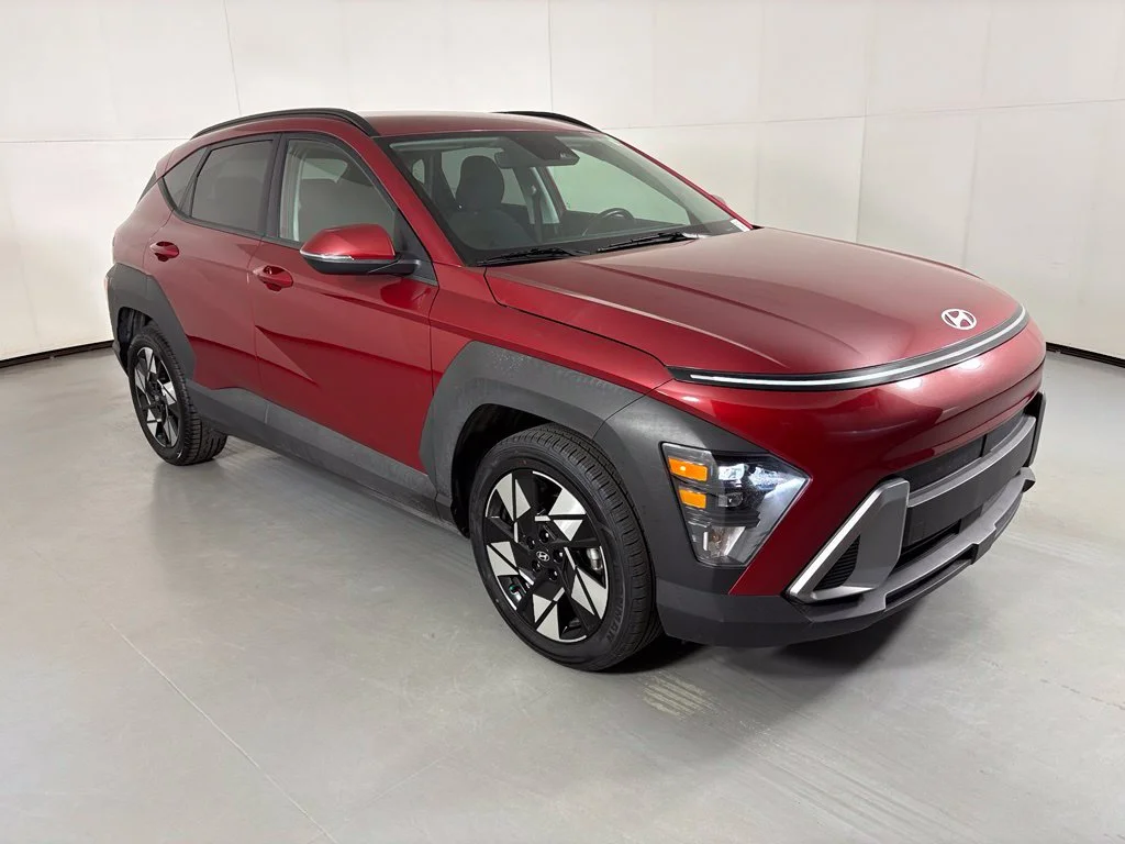 Used 2025 Red Hyundai SEL image 2