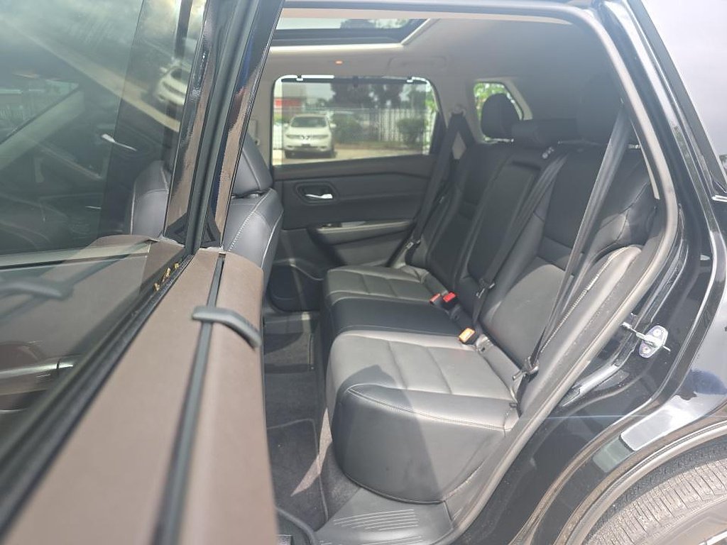 Used 2023 Super Black Nissan SL image 13