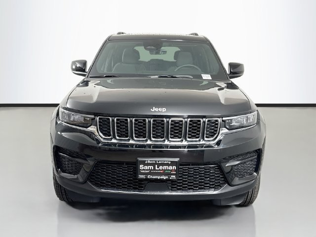 New 2027 High-Gloss Black Paint Jeep Laredo X image 2