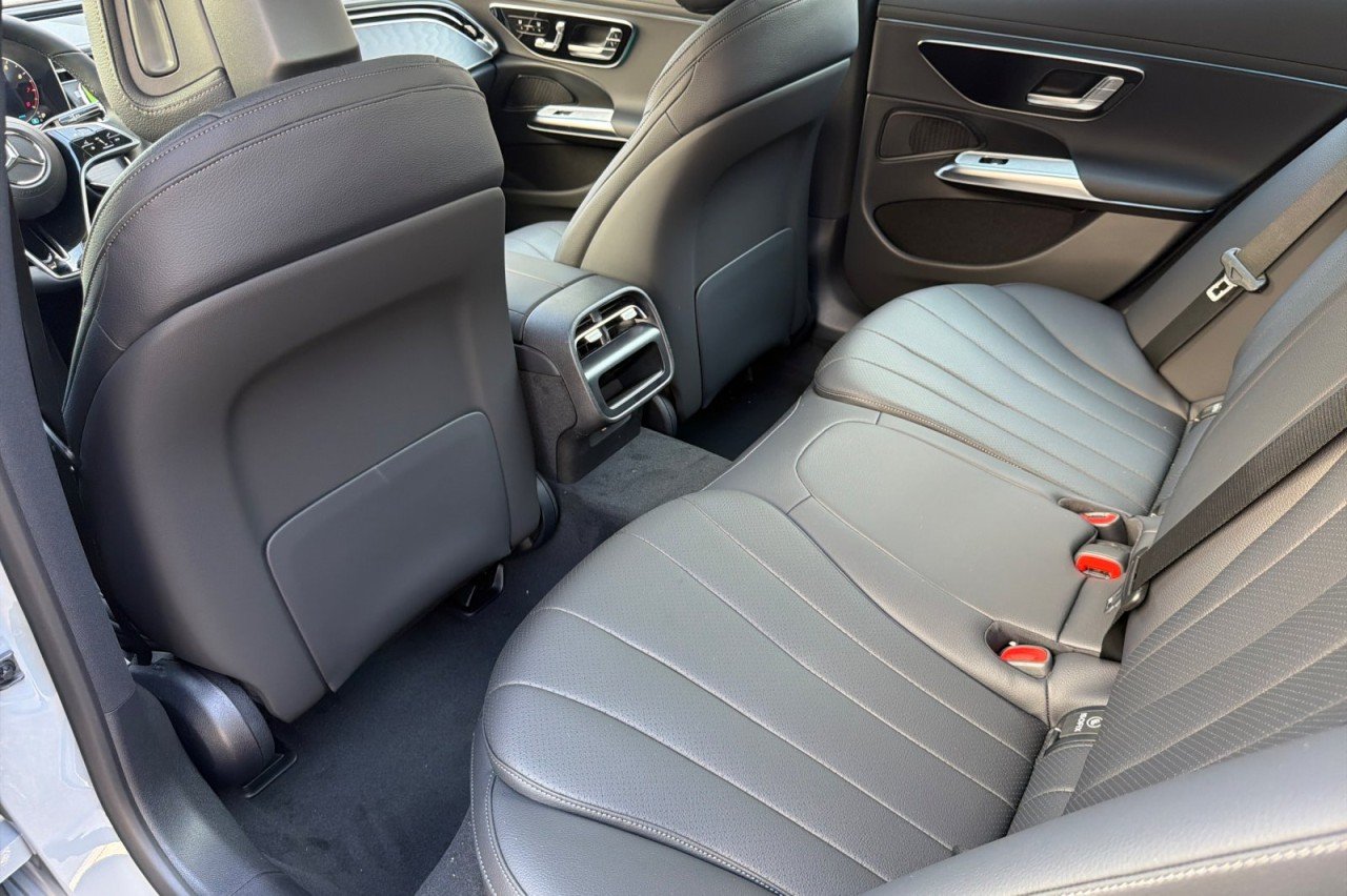 New 2026 MANUFAKTUR Alpine Grey Mercedes-Benz E 350 RWD Sedan image 11