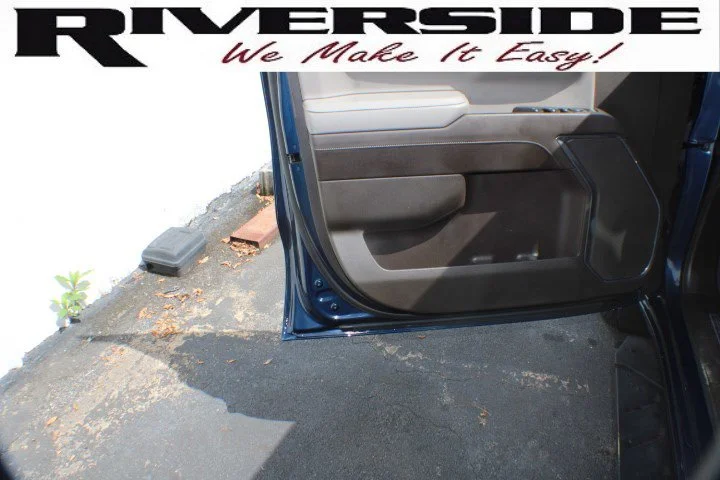 Used 2023 Northsky Blue Metallic Chevrolet LT image 6