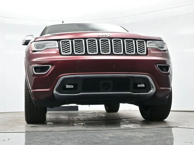 Used 2018 Velvet Red Pearlc Jeep Overland image 26