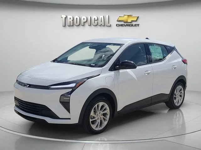 New 2027 Summit White Chevrolet LT image 1