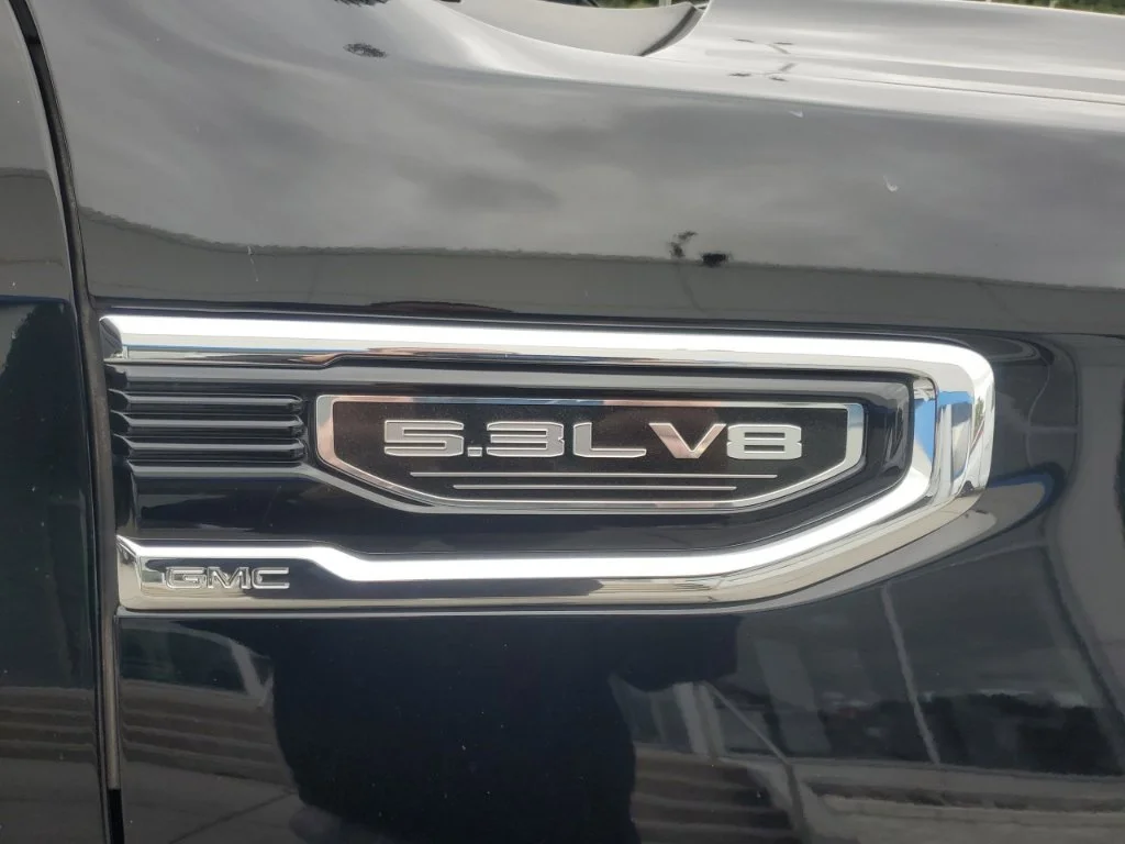 Used 2025 Black GMC SLT image 9