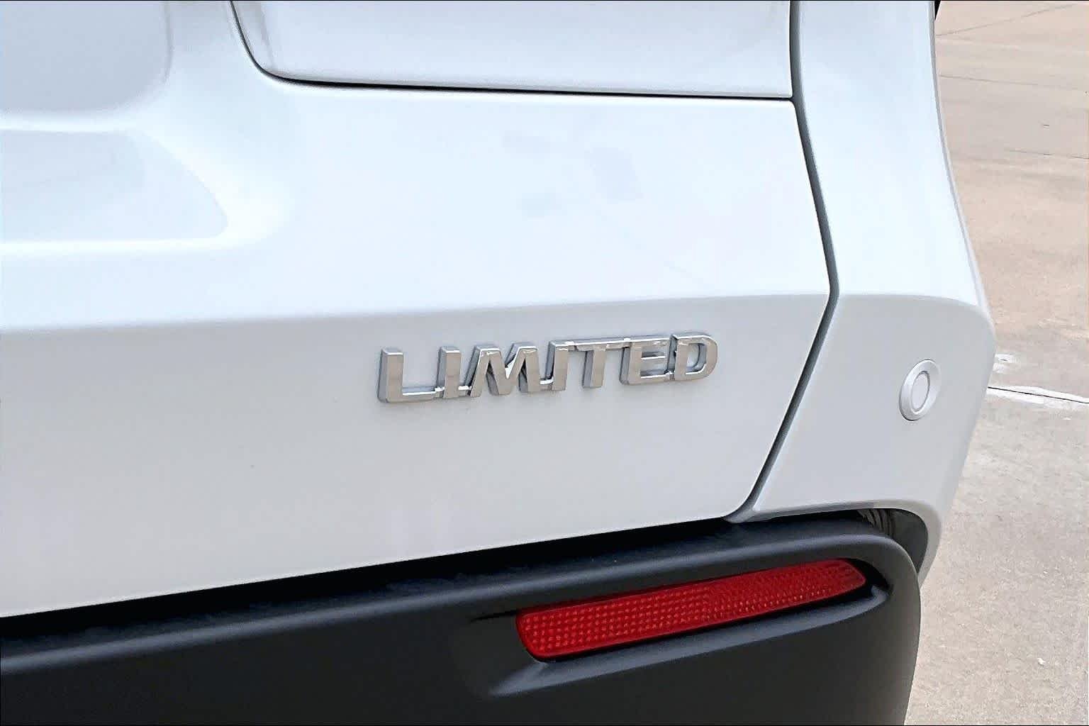 New 2027 Wind Chill Pearl Toyota Limited image 15