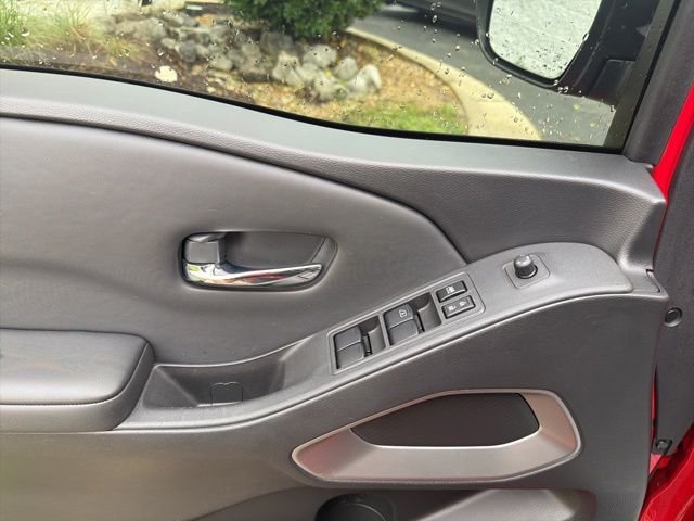 Used 2022 Red Nissan SV image 26