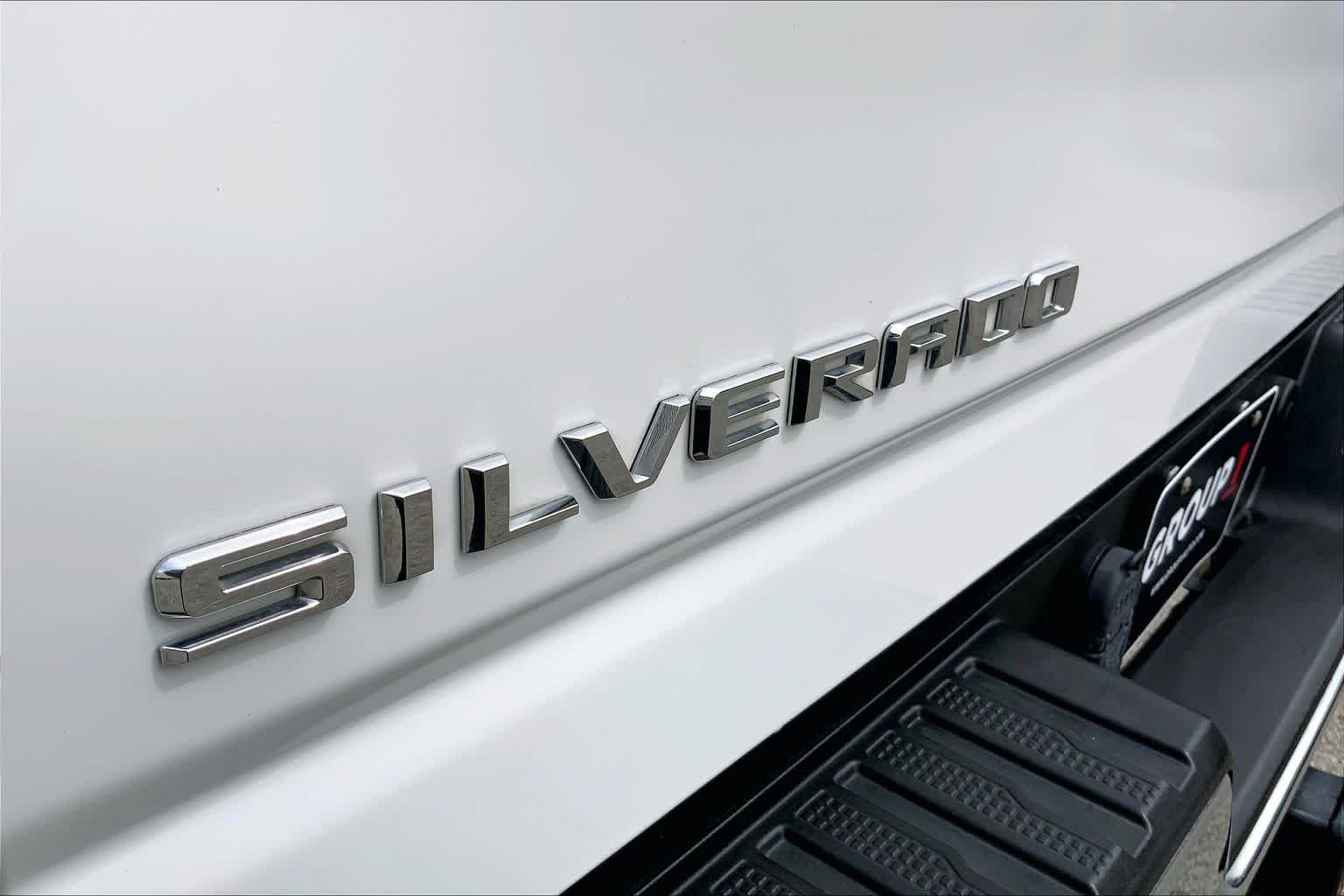 Used 2024 Summit White Chevrolet LT image 30