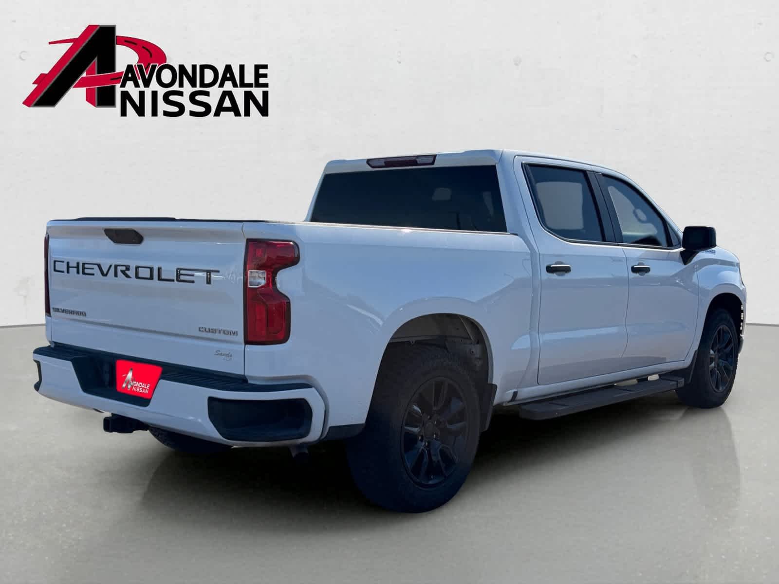 Used 2021 White Chevrolet Custom image 3