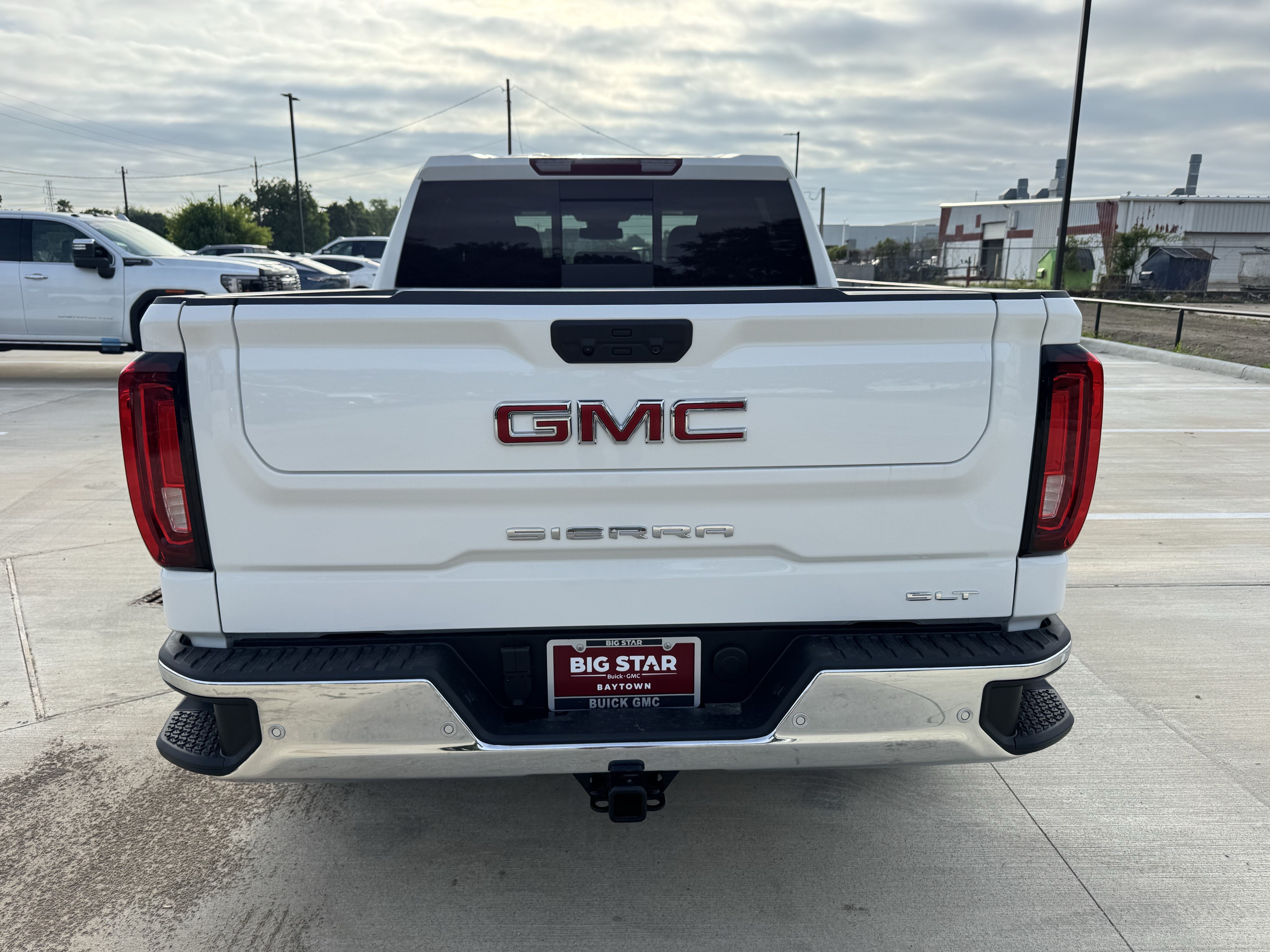 2026 GMC Sierra 1500 SLT - Photo 6