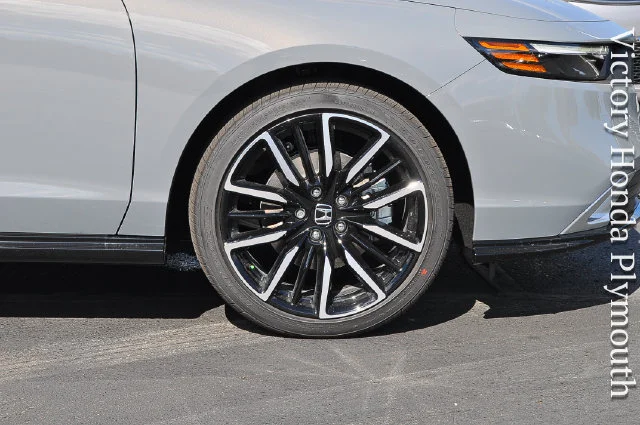 New 2026 Urban Gray Pearl Honda Touring image 5