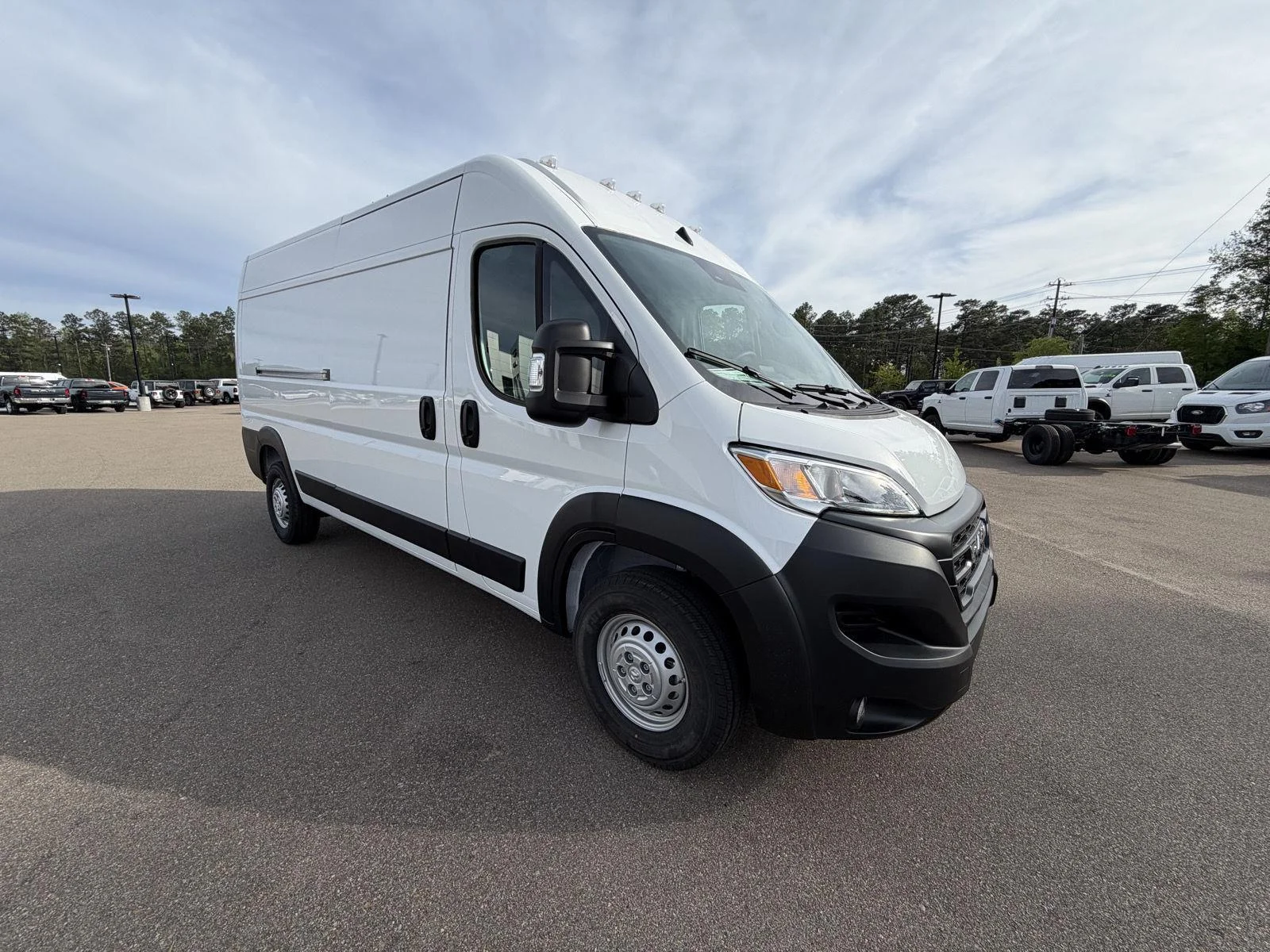 New 2026 Bright White Clear-Coat Exterior Paint RAM Tradesman image 3