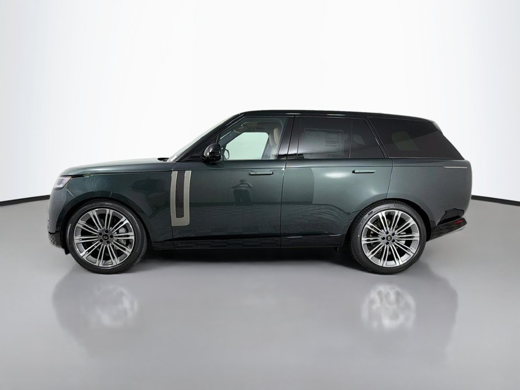 New 2027 Belgravia Green Land Rover SE image 8