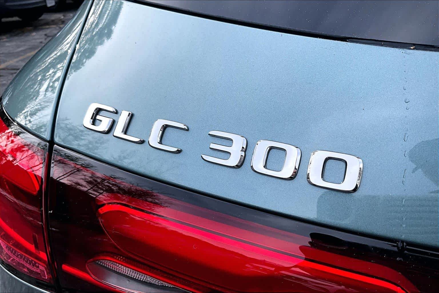 Used 2026 Verde Silver Metallic Mercedes-Benz GLC 300 image 7