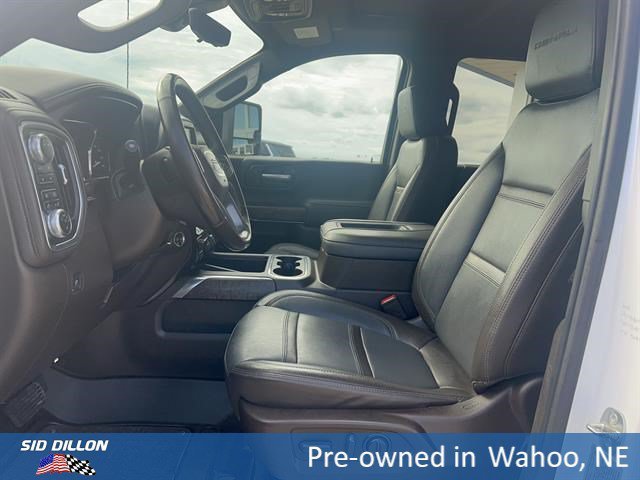 Used 2021 White Frost Tricoat GMC Denali image 10