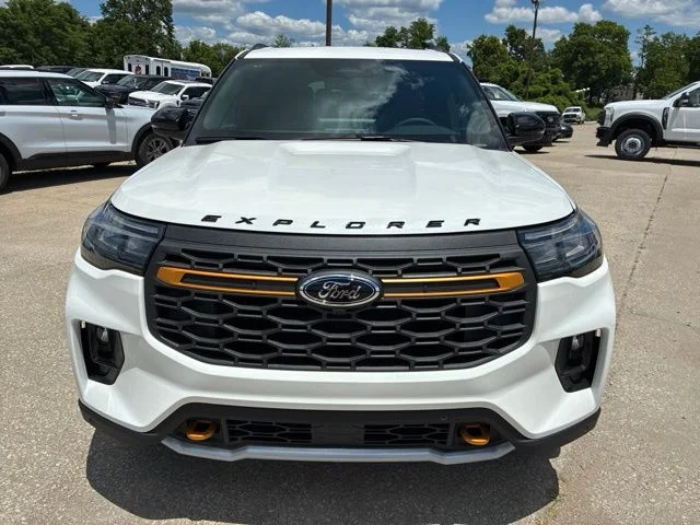 New 2026 White Ford Tremor image 12