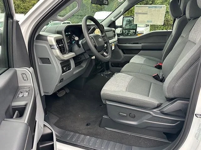 New 2026 Oxford White Ford F-350® XLT image 10