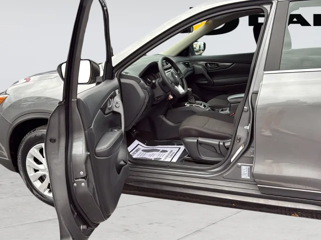 Used 2020 Gray Nissan S image 23