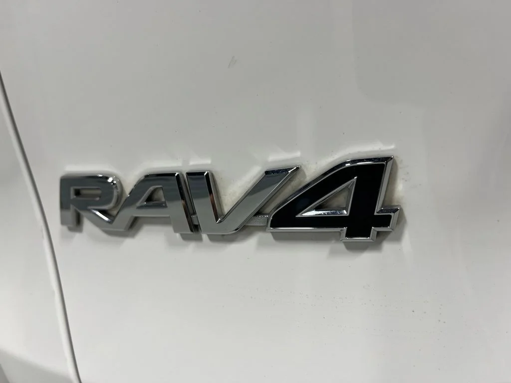 Used 2021 Super White Toyota XLE image 33