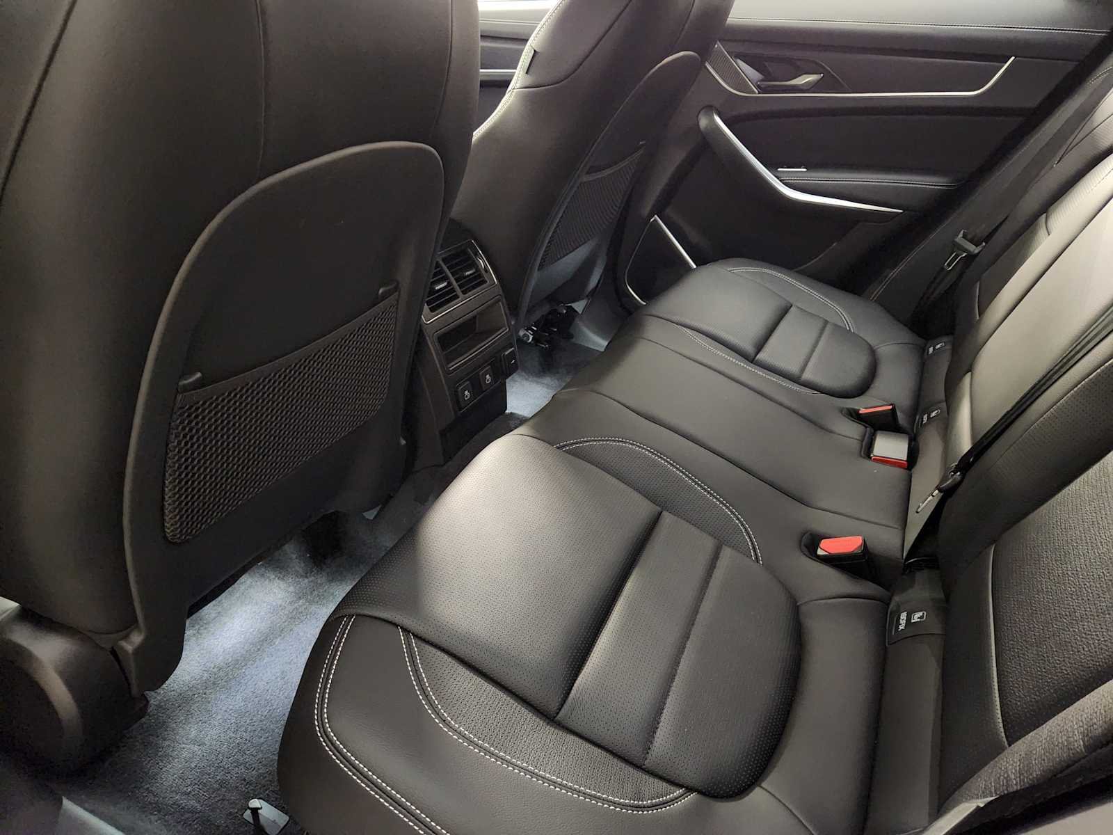 2026 Jaguar F-Pace R-Dynamic S - Photo 30