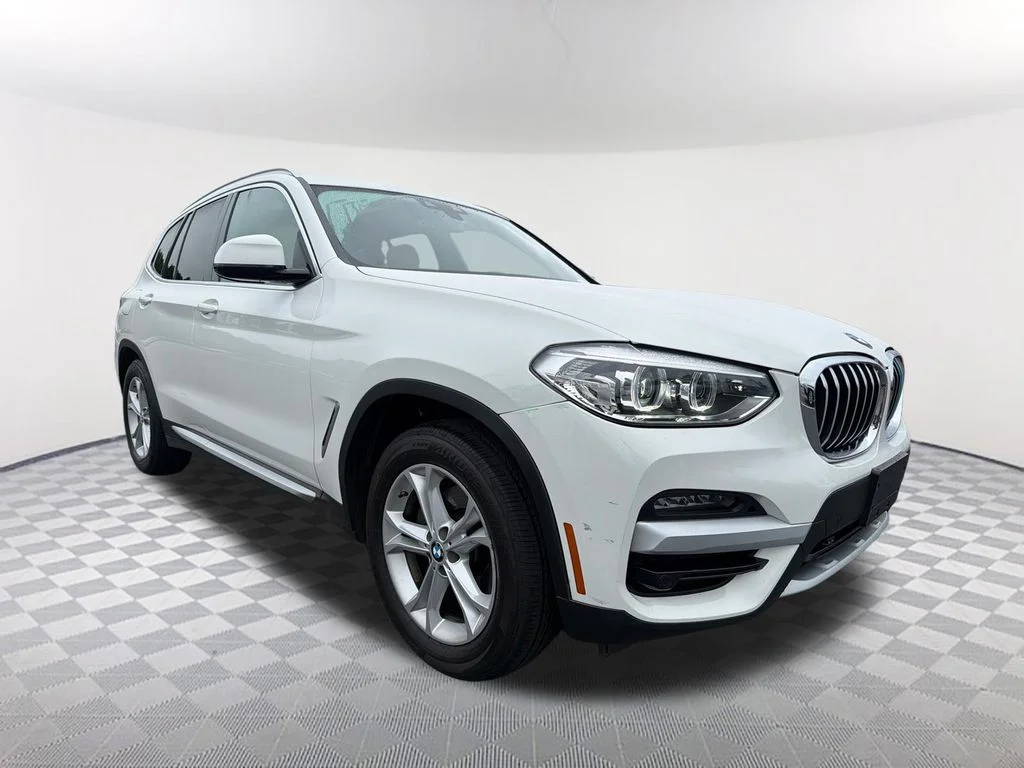 Used 2021 White BMW sDrive30i image 3