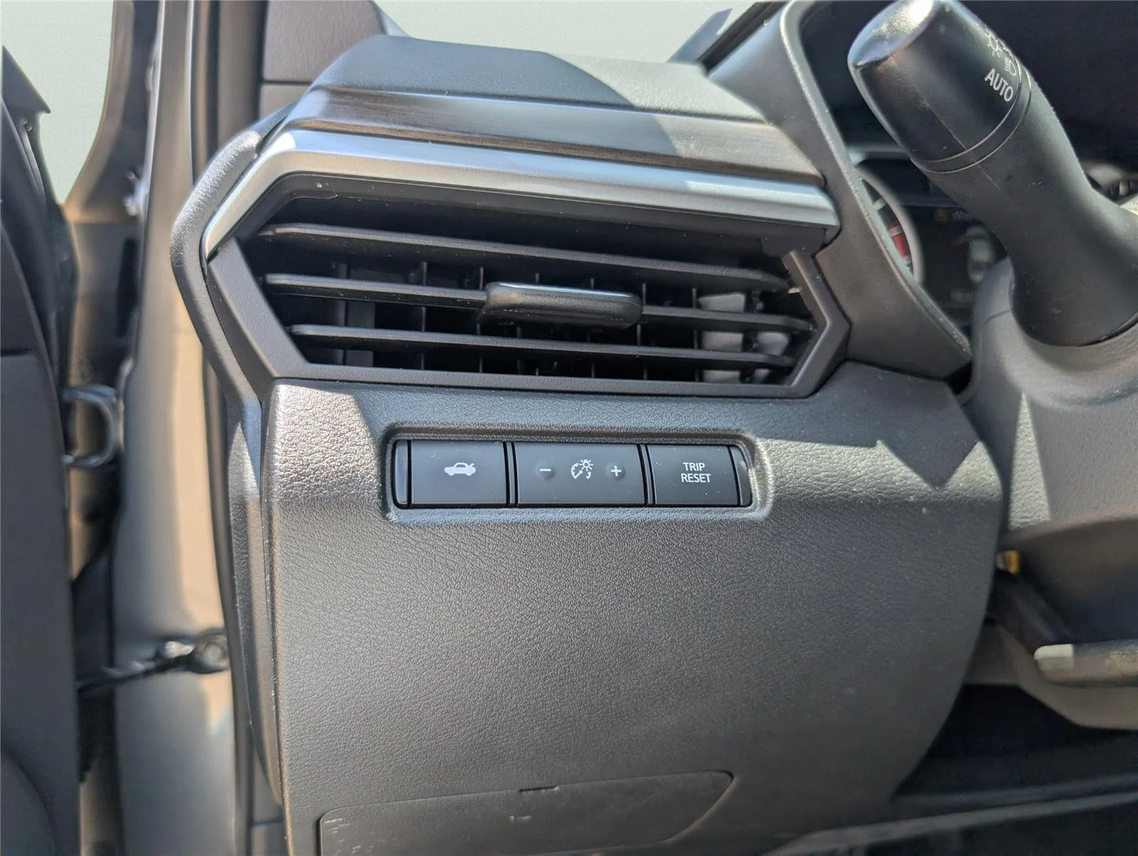 Used 2025 Gun Metallic Nissan SV image 27