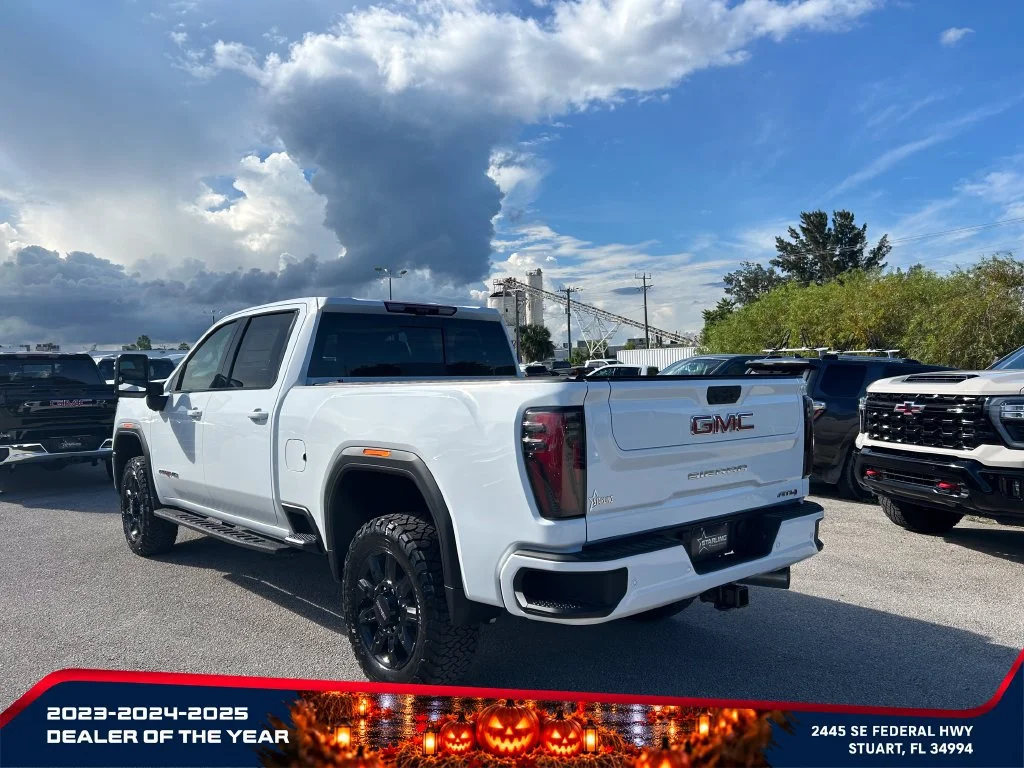 New 2026 Summit White GMC AT4 image 5