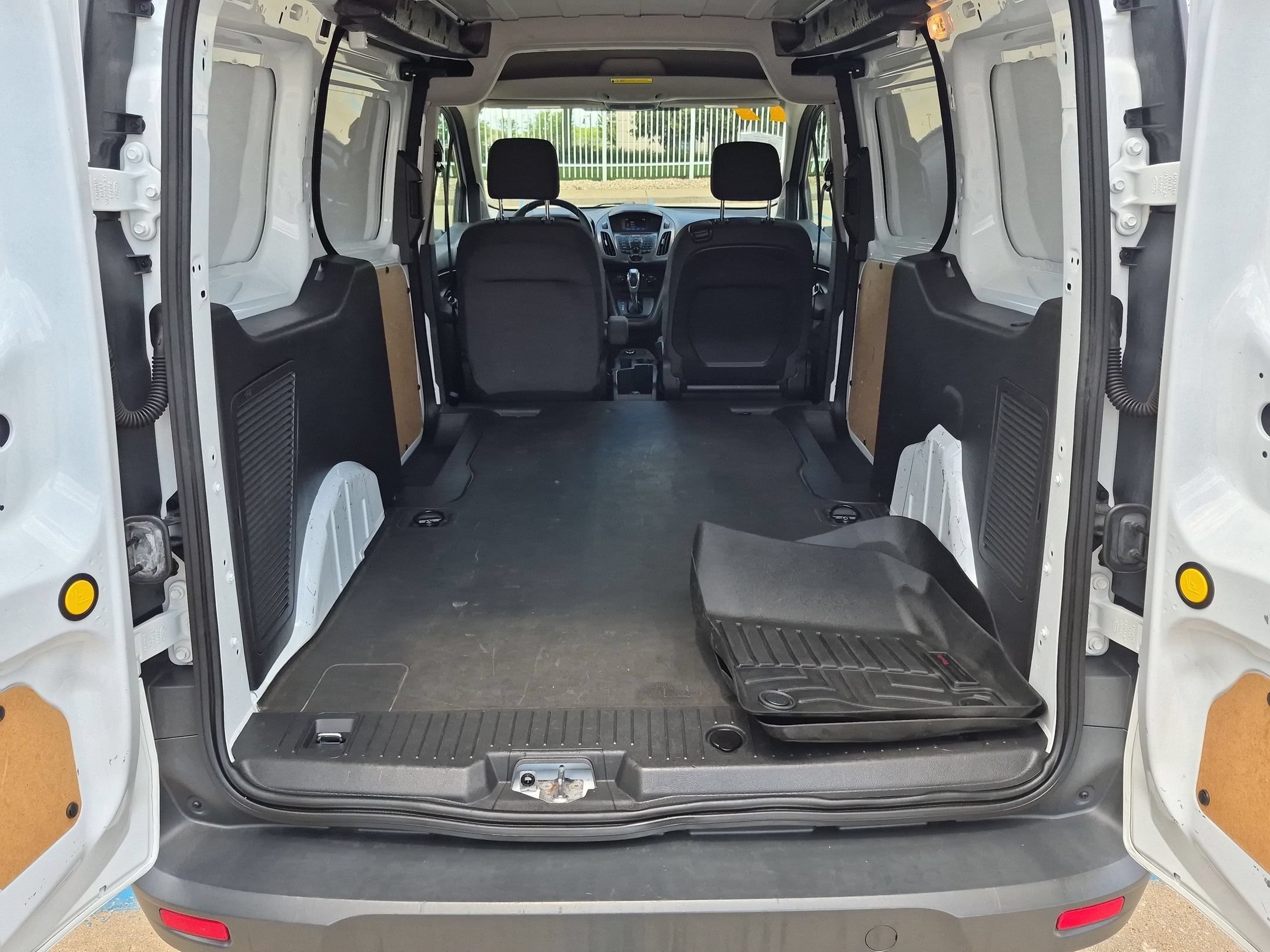 Used 2017 Frozen White Ford XL image 22