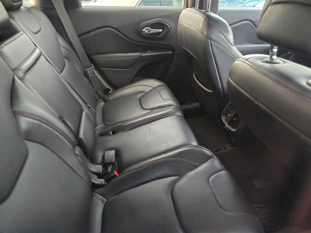 Used 2016 Black Jeep Trailhawk image 14