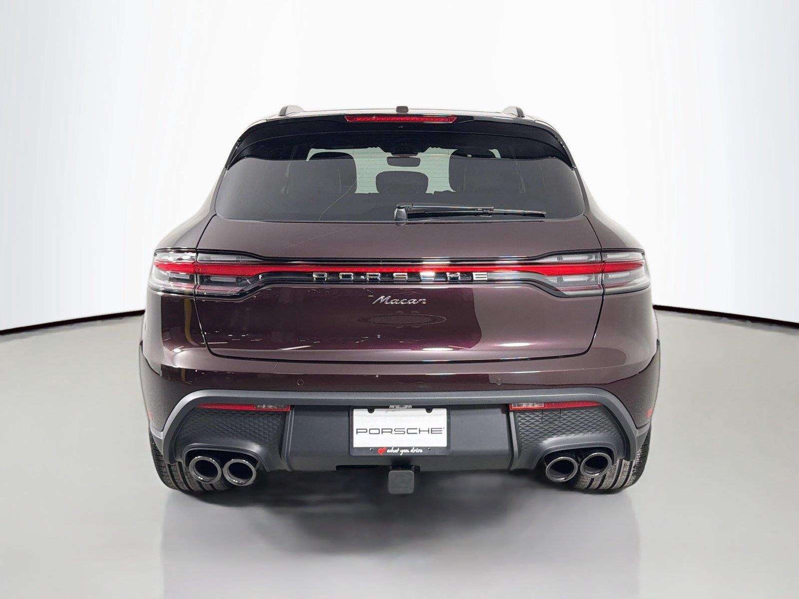2026 Porsche Macan T - Photo 6