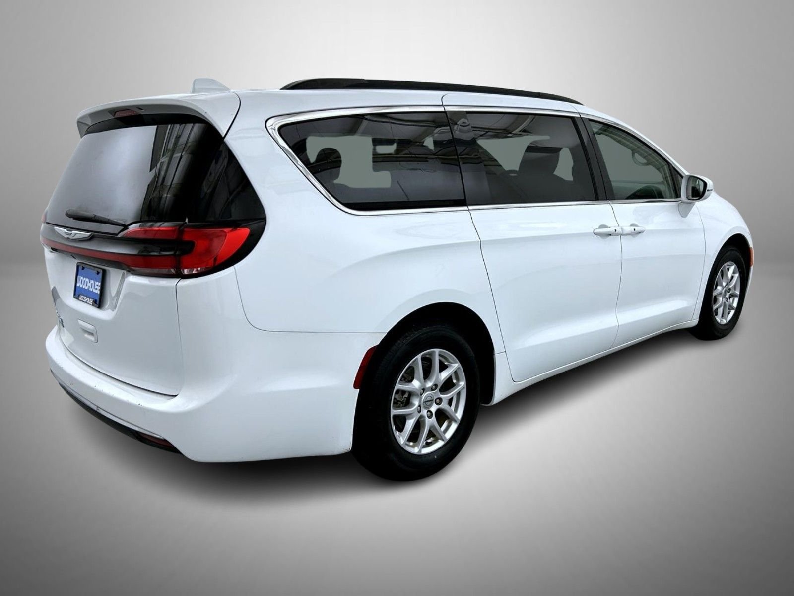 Certified Used 2022 White Chrysler Touring L image 5