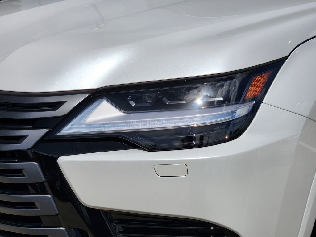 Certified Used 2026 EMINENT WHITE PEARL Lexus 600 Luxury image 9
