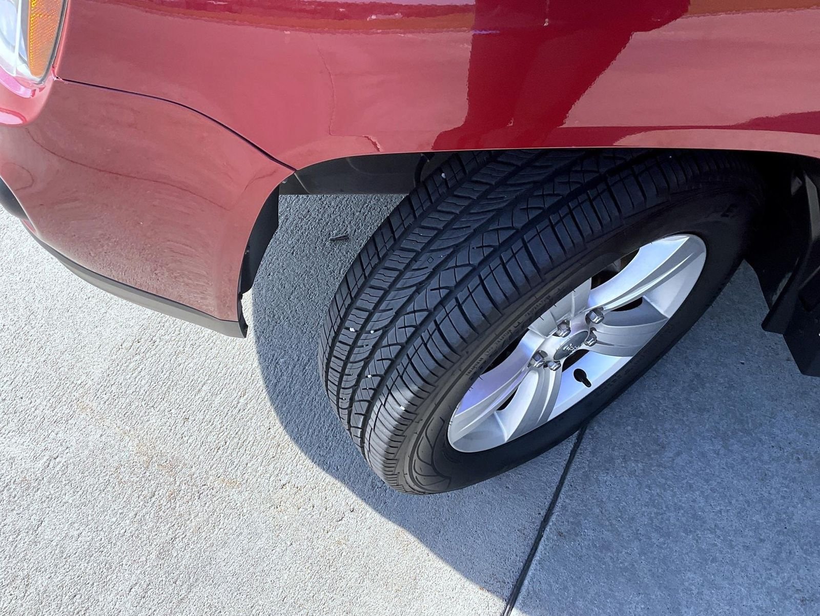 Used 2017 Red Jeep Latitude image 23