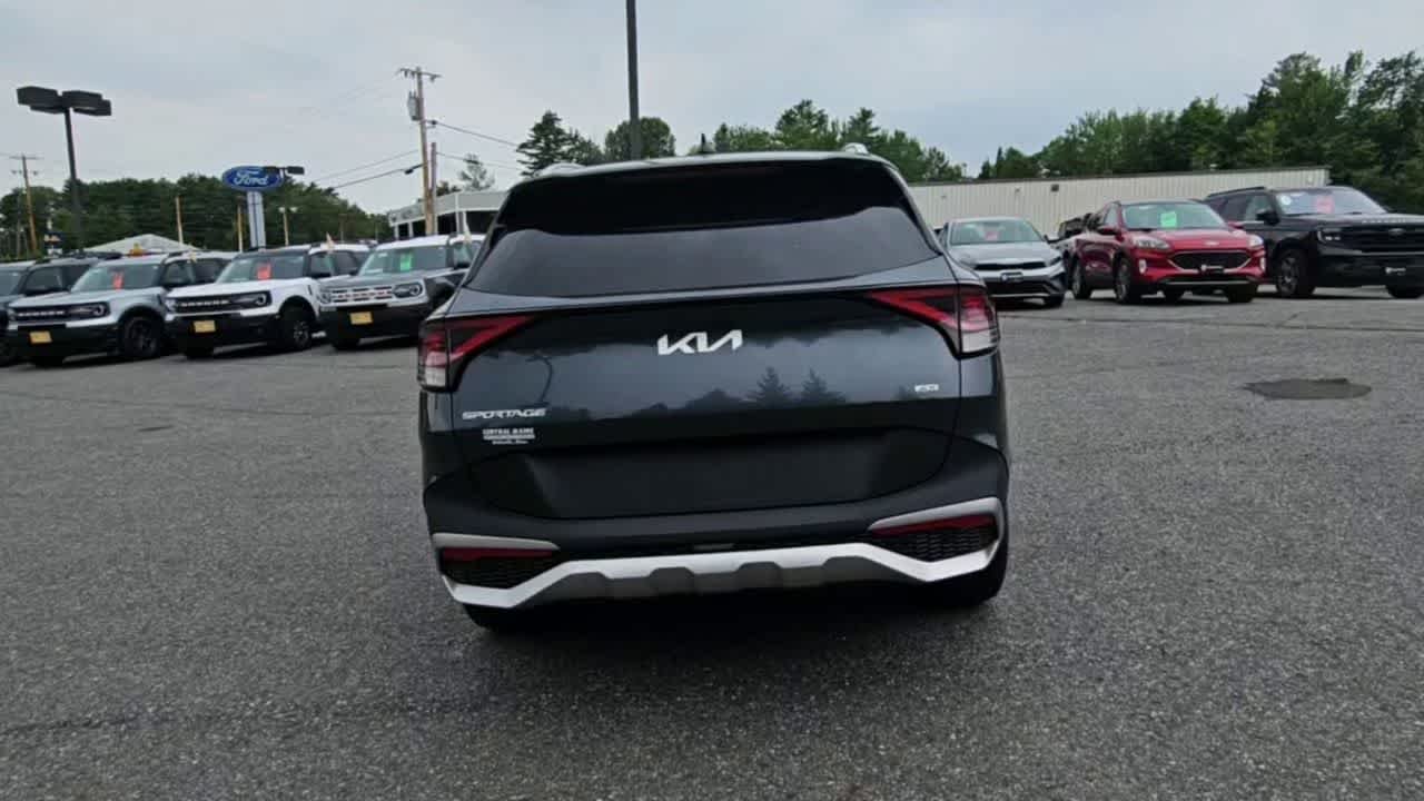 Used 2024 Gravity Gray Kia EX image 7