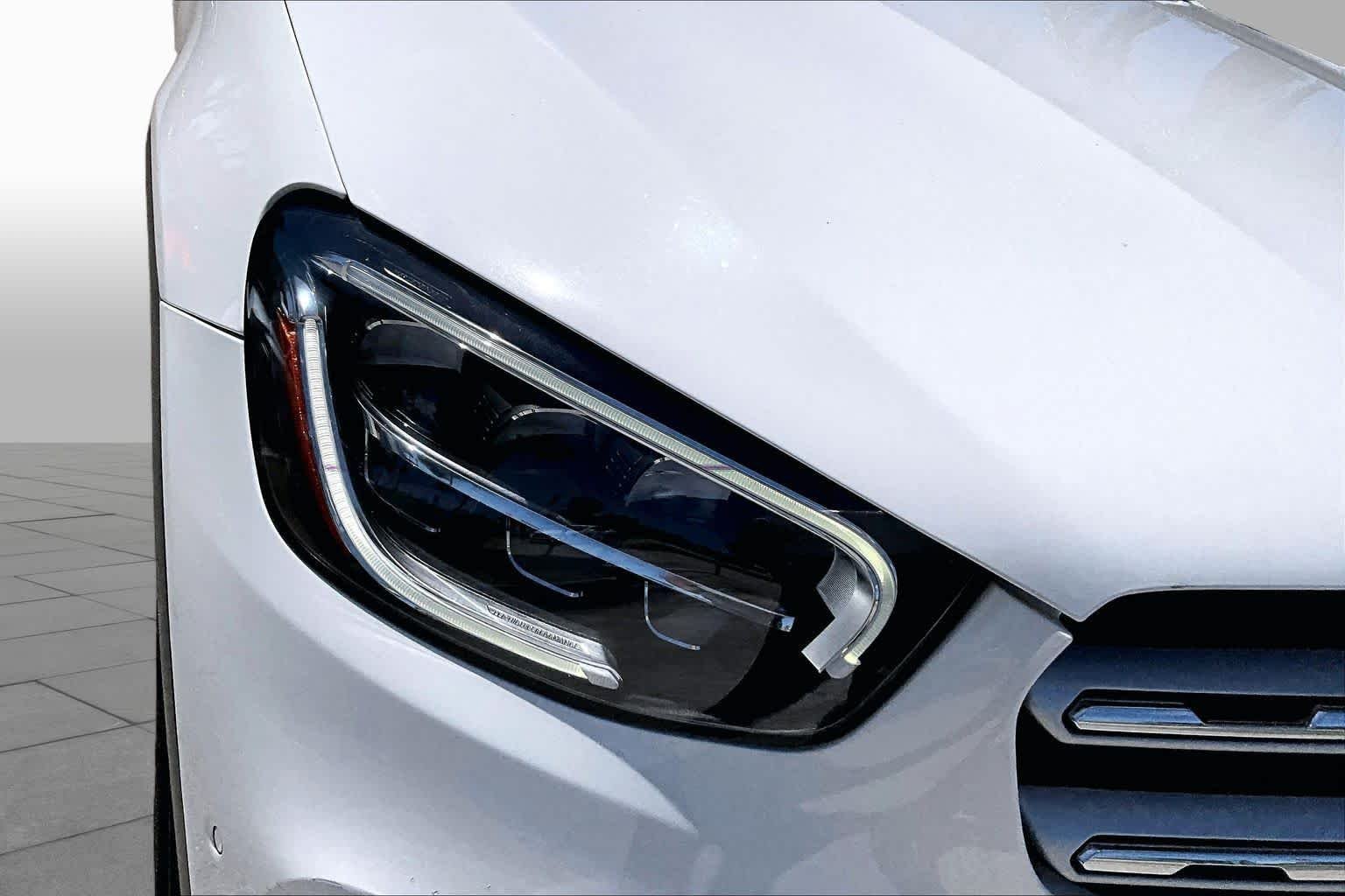 Used 2021 Polar White Mercedes-Benz GLC 300 image 27