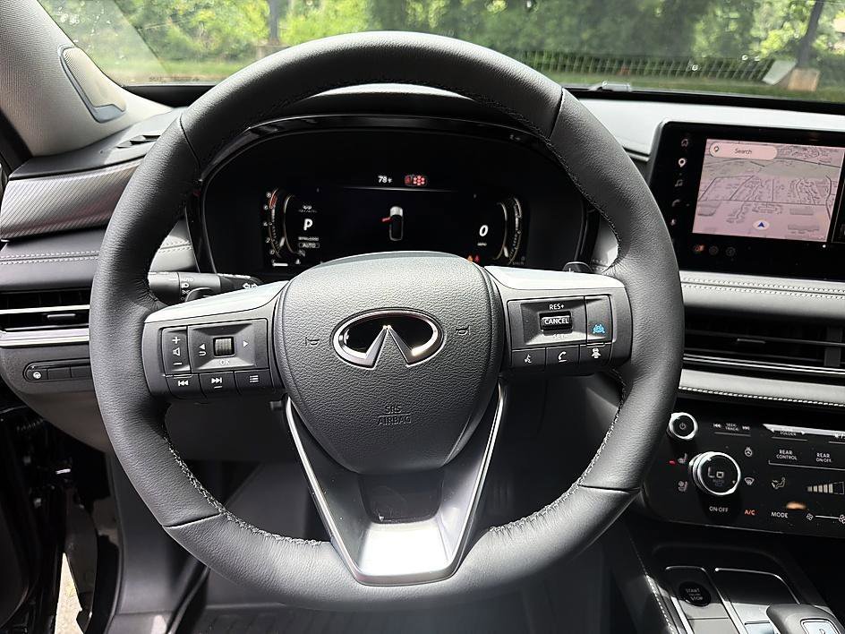 New 2027 Mineral Black INFINITI LUXE image 13