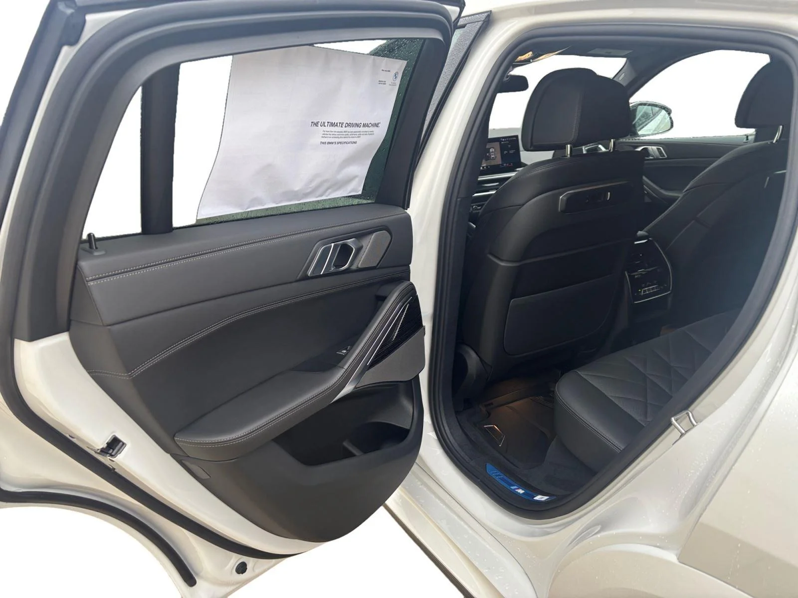 Used 2026 Mineral White Metallic BMW xDrive40i image 22