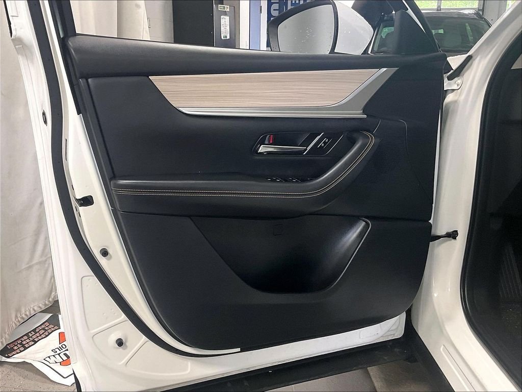 Used 2024 White Mazda Preferred image 9