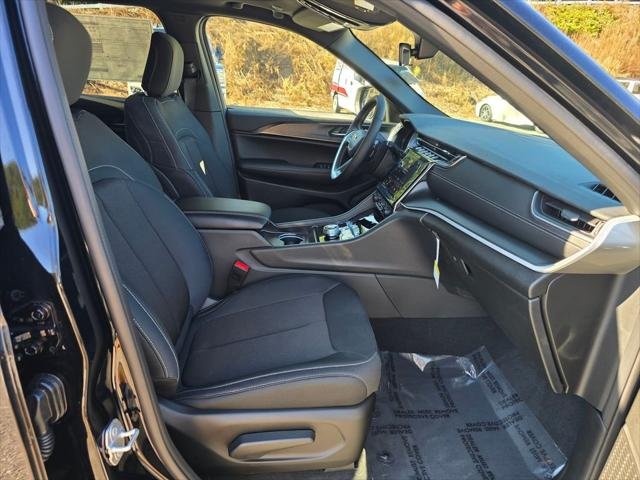 2025 Jeep Grand Cherokee Laredo - Photo 29