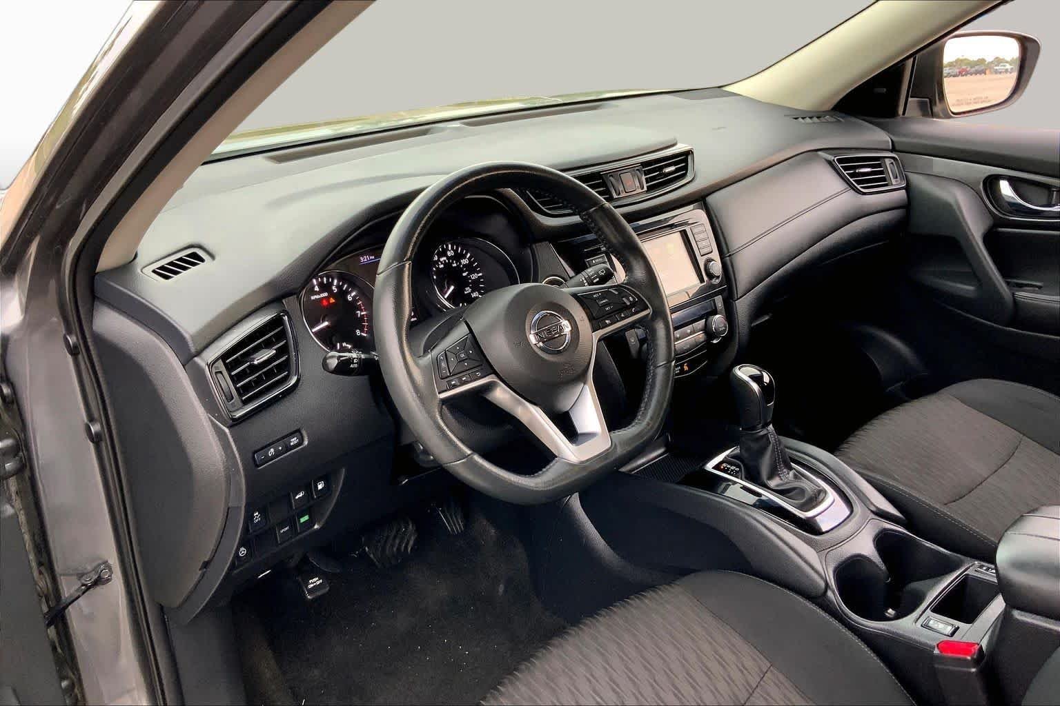 Used 2018 Gun Metallic Nissan SV image 17
